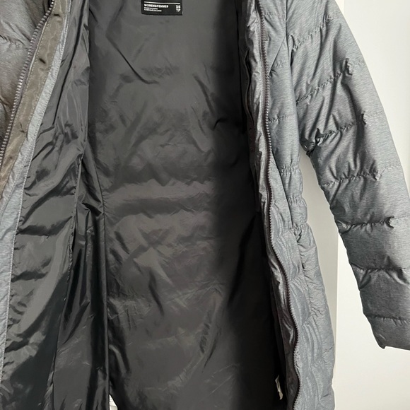 SOLD! Like new Womens XS North face coat - Picture 7 of 8